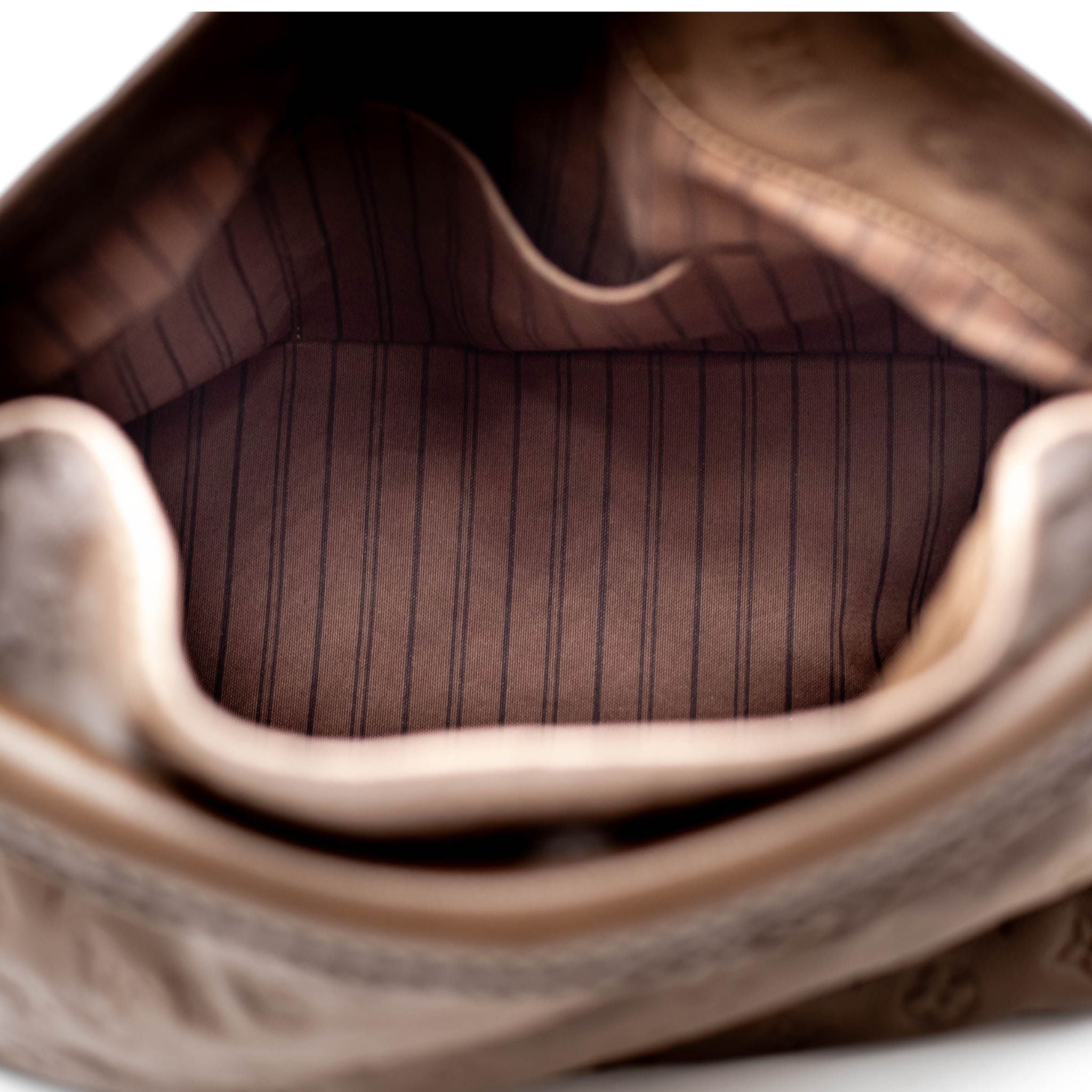 Louis Vuitton Artsy MM Monogram Empreinte Leather - Taupe - SOLD